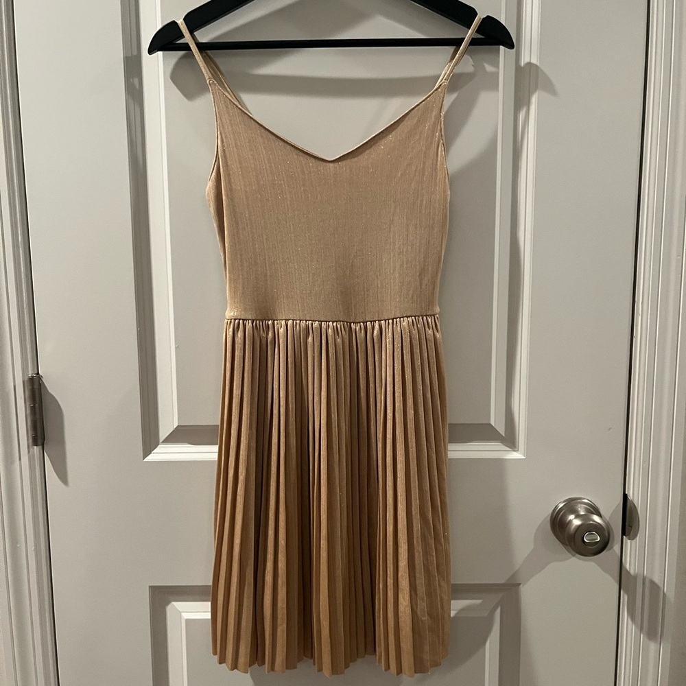 Hollister Metallic Gold party Dress with pleated skirt - Picture 2 of 7